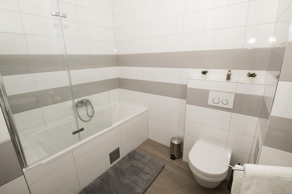 Lct Apartment Laura Omiš Buitenkant foto